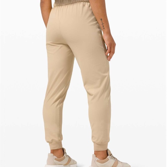 Lululemon Keep Moving Joggers Trench Size 2 High Rise Excellent Condition - Picture 2 of 11